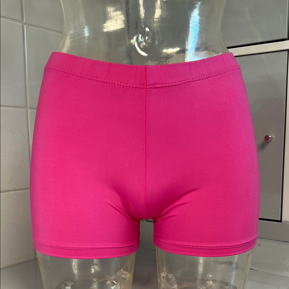 Mid Rise Dancewear Booty Shorts P NWT Candy Pink